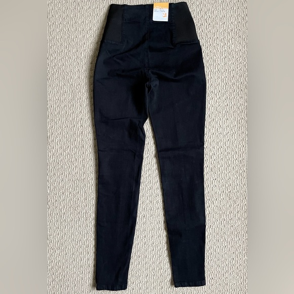 Yoga Jeans Rachel Skinny Pant in Black Light - Picture 4 of 5